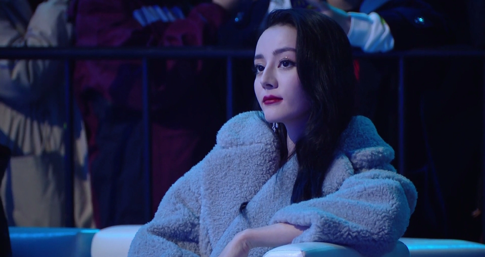 |明星现实生活中真的那么好看吗？