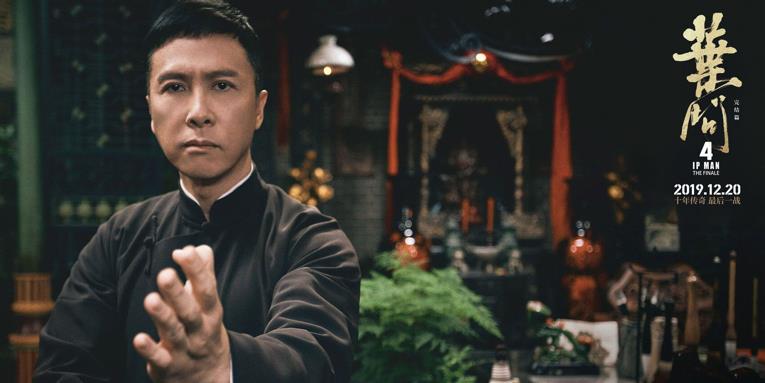 周旭阳嘉应 57岁甄子丹私下反差大，亲手为老婆做饭，还狂秀恩爱惹人羡