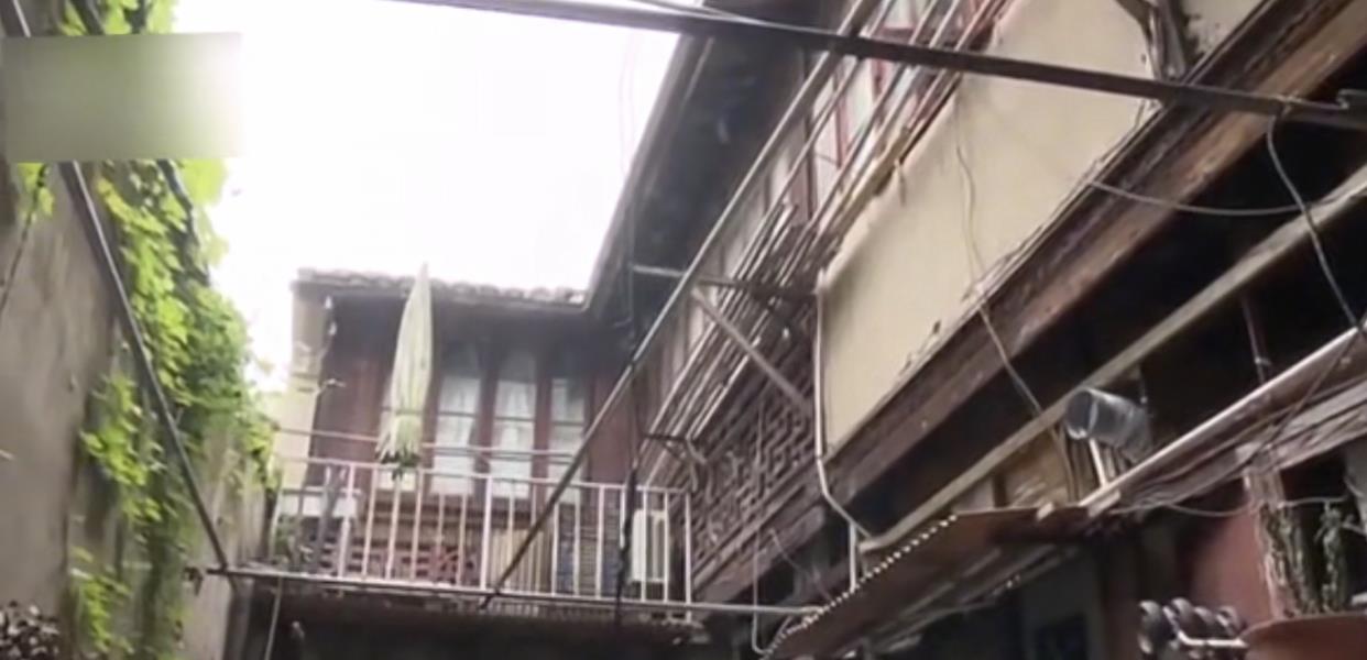 |租客霸占房子不搬走，还想要拆迁款？没想到这个梗是真的