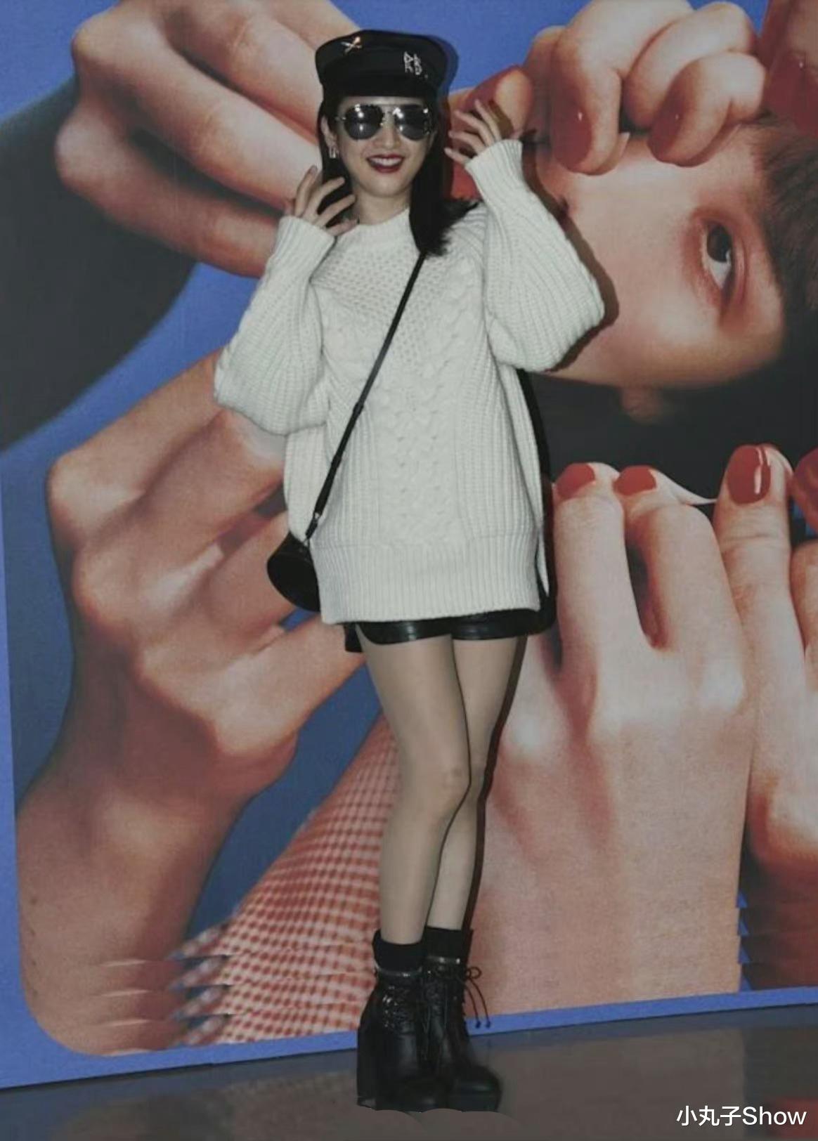 林依晨|林依晨产后现身好友演唱会，大冬天穿短裤，自曝喂养母乳保持身材