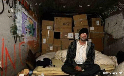 繁华都市的下水道里住着上千人,一天只用3美金,照样过精致生活