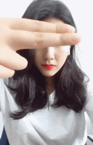 情感避风港|“当伴娘不仅得漂亮，坐姿也很很重要的！”小姐姐这姿势多尴尬啊，哇哈哈哈