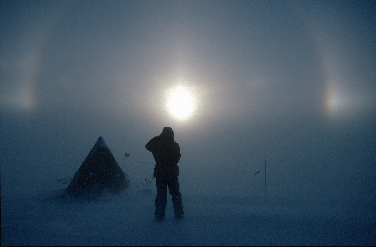 超自然研究所所长|南极深处真的存在巨大的生物吗?世界的尽头到底是什么样子?