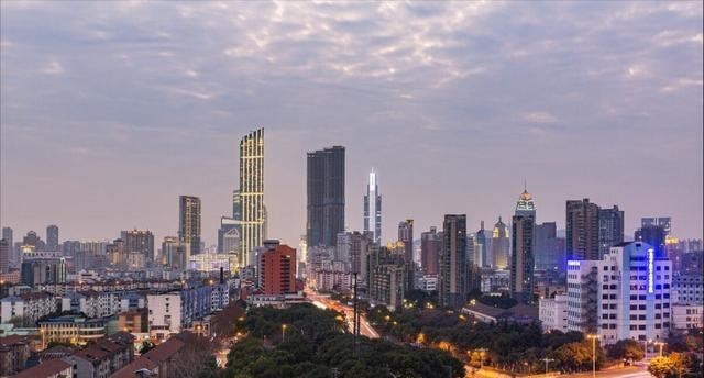 房价|房价从2万降到1.6万，释放了什么信号？专家：明年起，或超乎想象