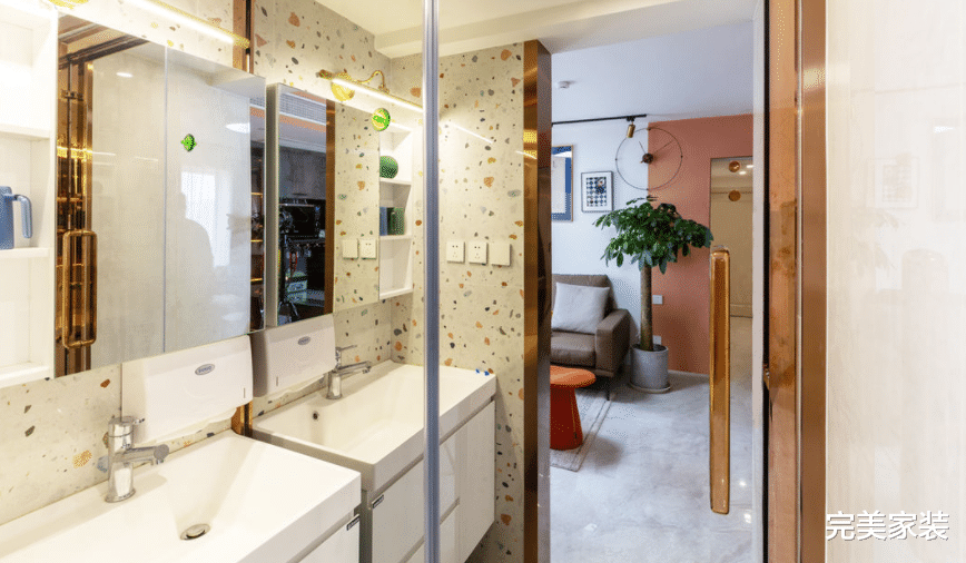 混搭风是王道,用多彩色系填充空间,打造温馨浪漫雅居