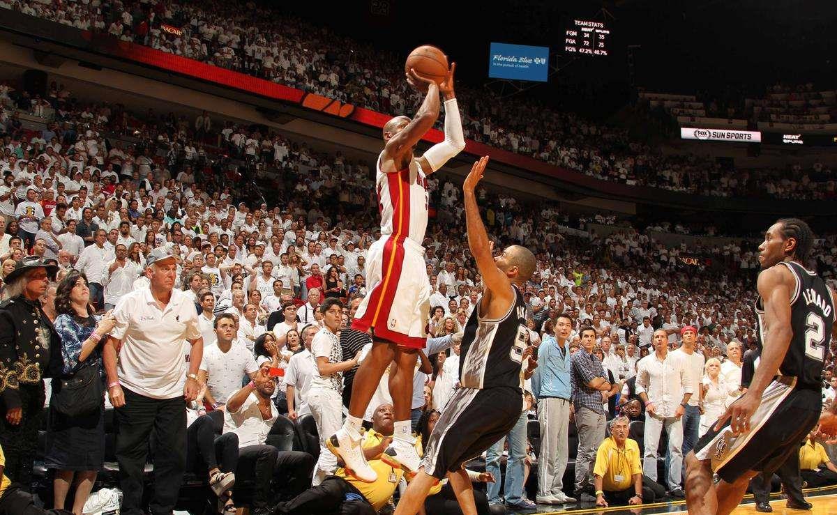 湖人隊|好兄弟！火箭資助湖人一定點投手后，后者這衛冕概率蹭蹭往上漲