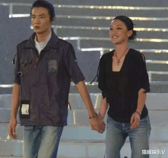 周迅|周迅与高圣远离婚后罕谈婚姻，笑着说没有资格，网友：好心疼