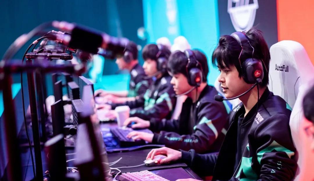 Uzi|青训大会探花高文岳专访 偶像是UZI