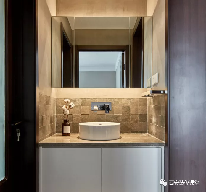 干区浴柜只贴半墙瓷砖，怎么收口？