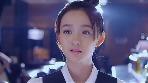 高伟光|何泓姗新剧官宣，挑战“双面人”大女主，这次找对了合适的角色？