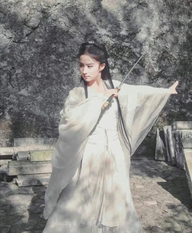 整容|不整容、不过度瘦身，个个识别度都很高，这八位女星才是真美人