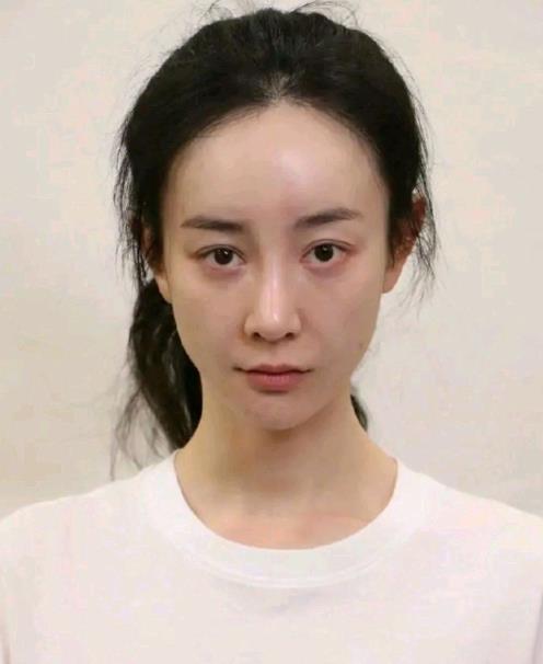 小海绵|年少轻狂、整容、插足，大好前程被她亲手摧毁，张檬如今怎样了？