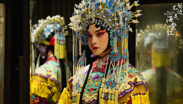 苹果|尹正直播被偶遇,扎小辫儿化精致妆容,瘦身成功颜值秒杀周围女生