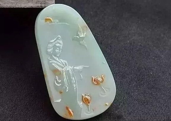 翡翠|会“生锈”的翡翠，有人爱它如命，有人弃之如敝屐！