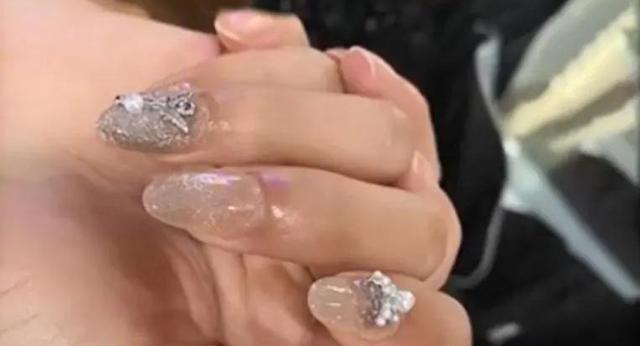 匣子里的鱼 武汉女大学生做美甲，招牌39商家收1952，老板：消费不起就别来