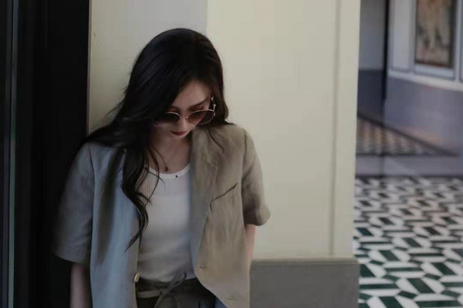 时尚风行派|刘诗诗最新美照曝光！穿廓形西装戴太阳镜变霸总，身材好到没话说