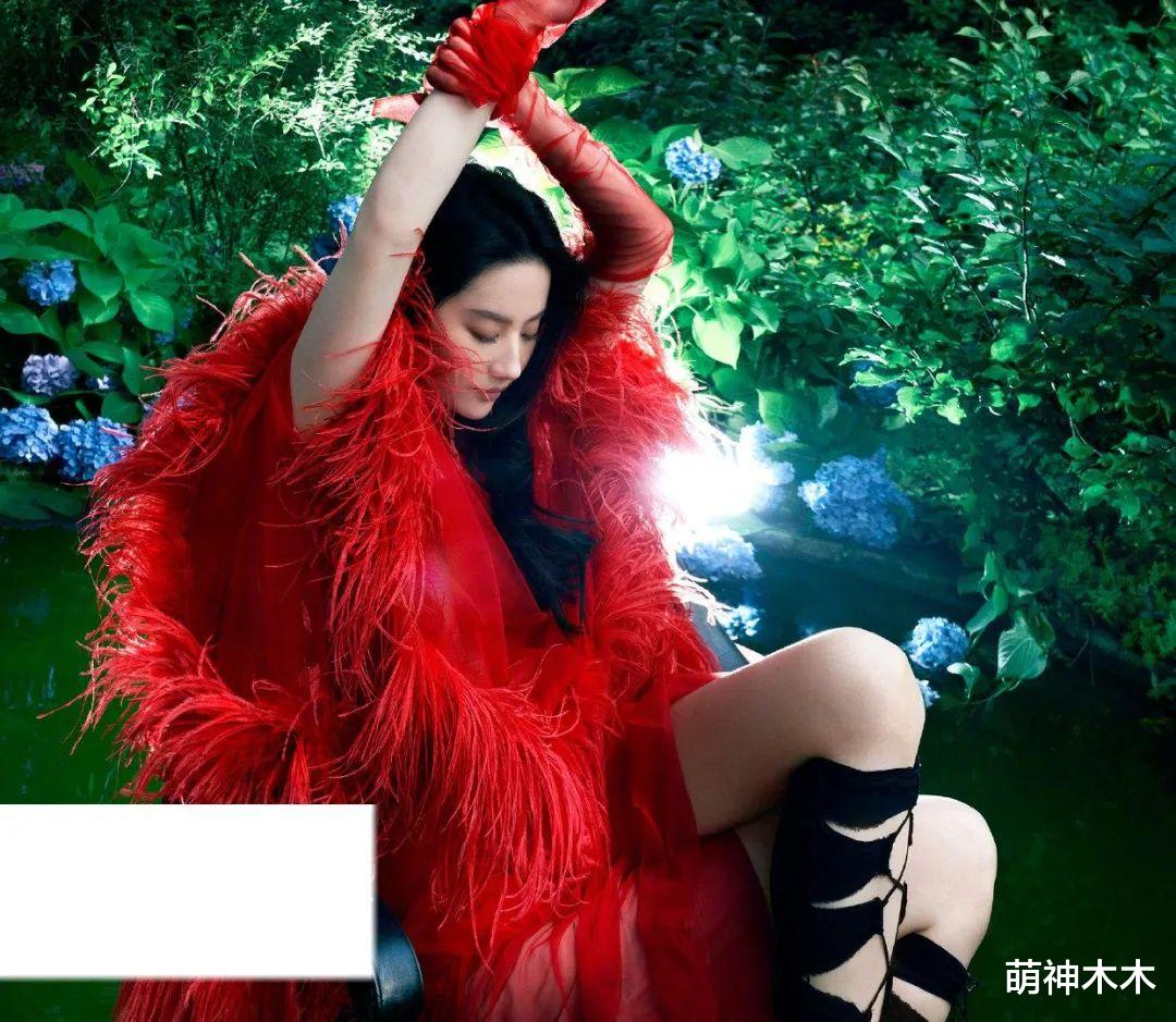 刘亦菲|刘亦菲瘦身成功?硬照P出大长腿尖下巴,新造型跟唐嫣撞款