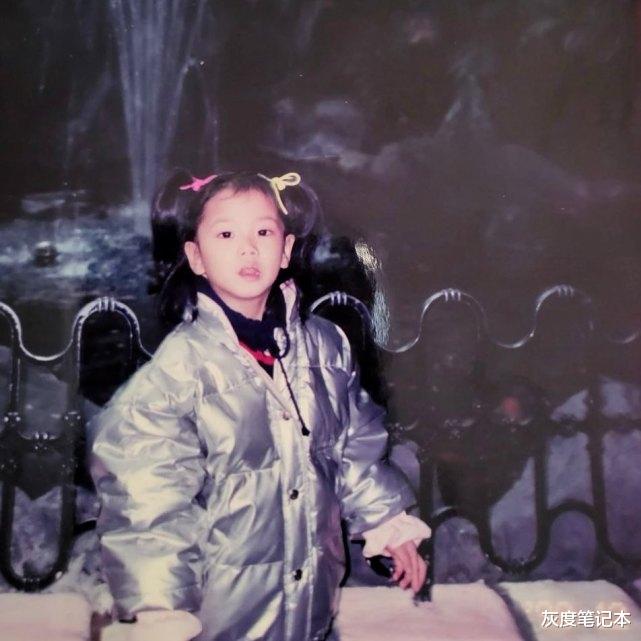 金智秀|BLACKPINK金智秀Jisoo迎来27岁生日 晒童年照感谢粉丝祝福