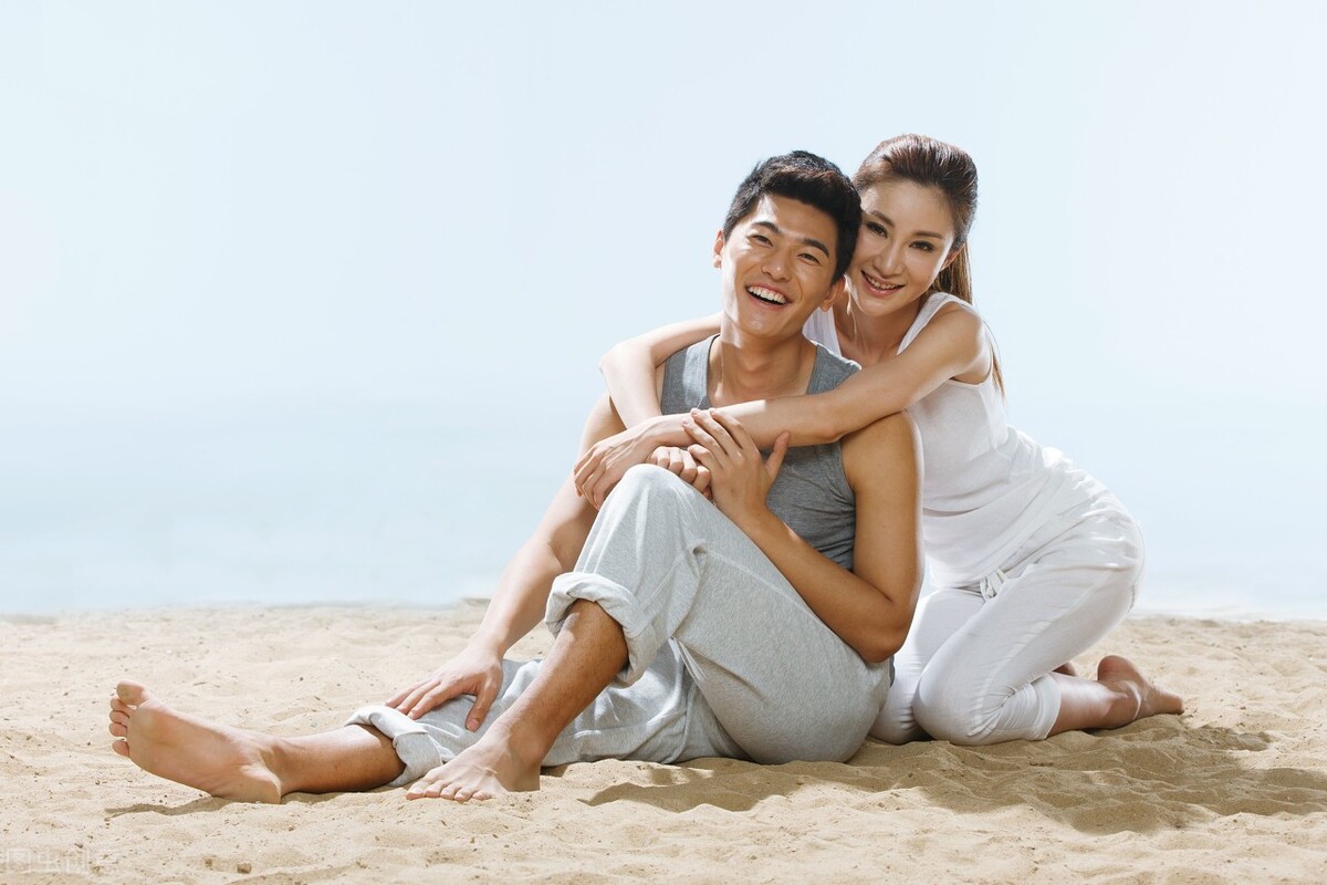 情感故事糖糖|出轨大15岁上司，当他离婚时，我也厌倦了