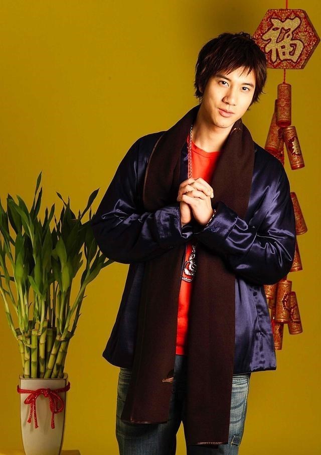 王力宏|王力宏回应离婚传闻：已提交申请，网友评论可惜八年感情