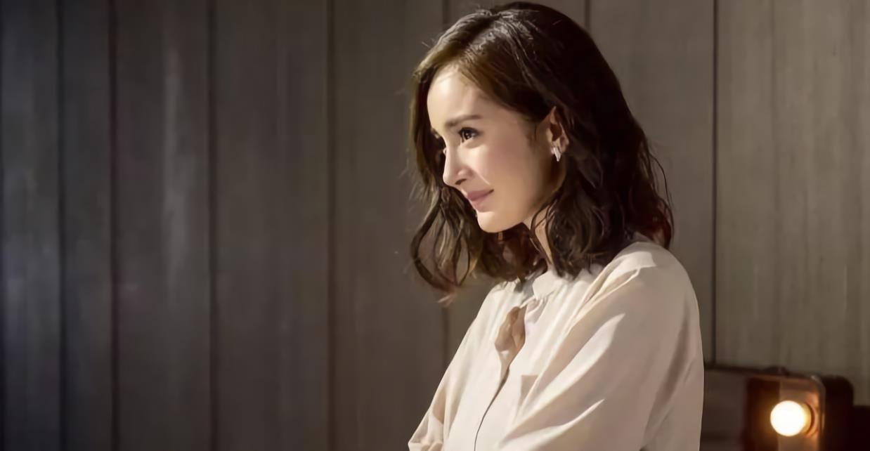 秘书|杨幂推出一部职场大戏，携手小9岁高颜值小生，上演高甜剧情