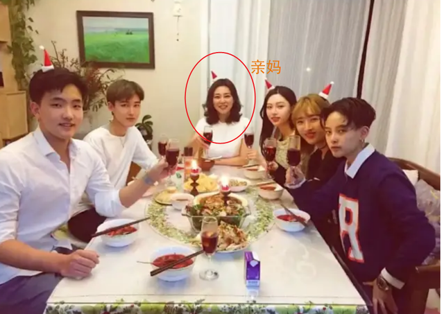 人物设定|“机车女神”痞幼翻车，视频曝光后：原来是包装出来的“白富美”