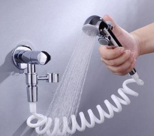 |若你不是个勤快人,建议效仿她家卫生间的布置,能让家务减少一半