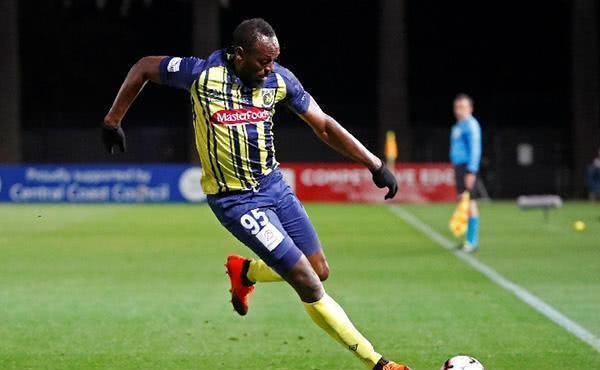 长脖子爸比说|商业互吹?博尔特盛赞400米栏天才,后者:博尔特的音乐我天天听