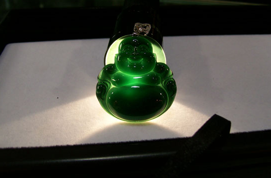 翡翠|认识墨翠的魅力