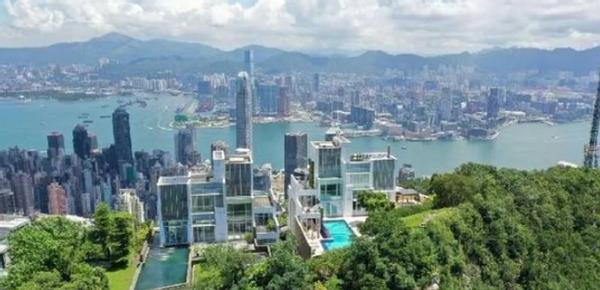 陈坤|走进周星驰在香港的家，深居简出住在山上，平时出门喜欢骑自行车