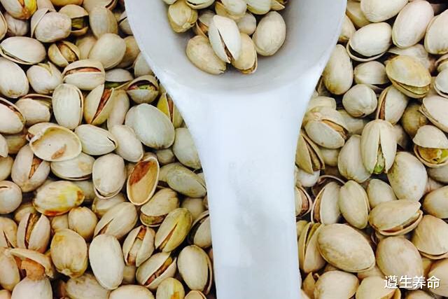 骨质疏松|为什么秋冬心脑血管疾病多发？5类养血管的食物，中老年人可多吃