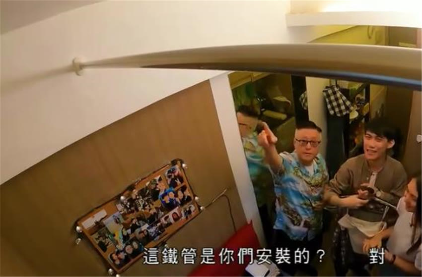 宋仲基|香港小夫妻蜗居9㎡劏房，床上晾衣服柜子后是卫生间，太难了