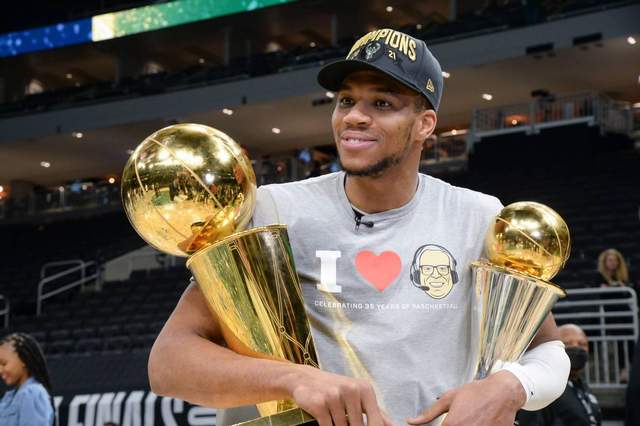 字母哥|再次打出30+20！不斷打擊對(duì)手的防守體系！全場23次站上罰球線！