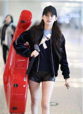 王思聪|有种“安全裤”叫欧阳娜娜，被陈学冬抱起那刻，网友：不敢直视！