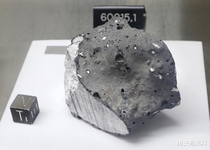 蚊子 为何中国带回的月壤是彩色，NASA的却是灰色？难道美国登月是假的？