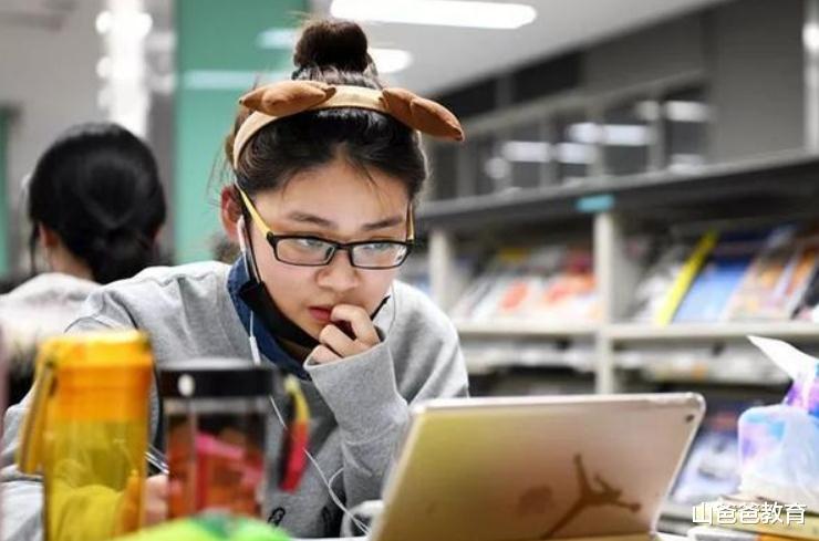 考研|英语“四六级”成考研关键,想通过复试筛选,还要达到固定分数