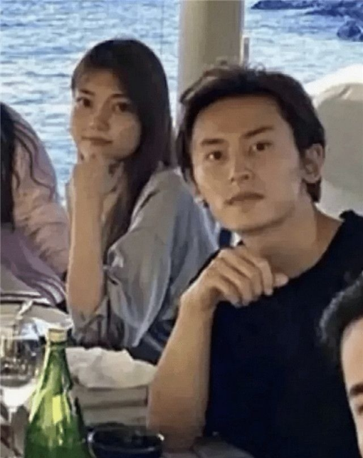 袁姗姗|张哲瀚疑恋上网红？多次与女方亲密合影，还见过家长？