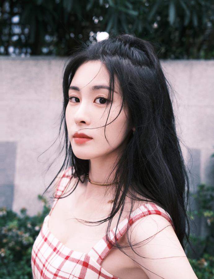 面朝黄土|未婚风波:张碧晨节目被央视踢出局,华晨宇却丝毫不受影响!