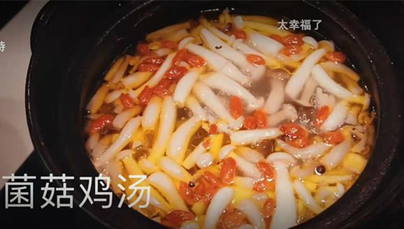 黄磊|孙莉晒黄磊做的晚餐，厨艺惊人，厨房更是让网友们赞叹不已！