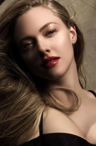 好莱坞|好莱坞女星-阿曼达·塞弗里德的美丽了解一下！