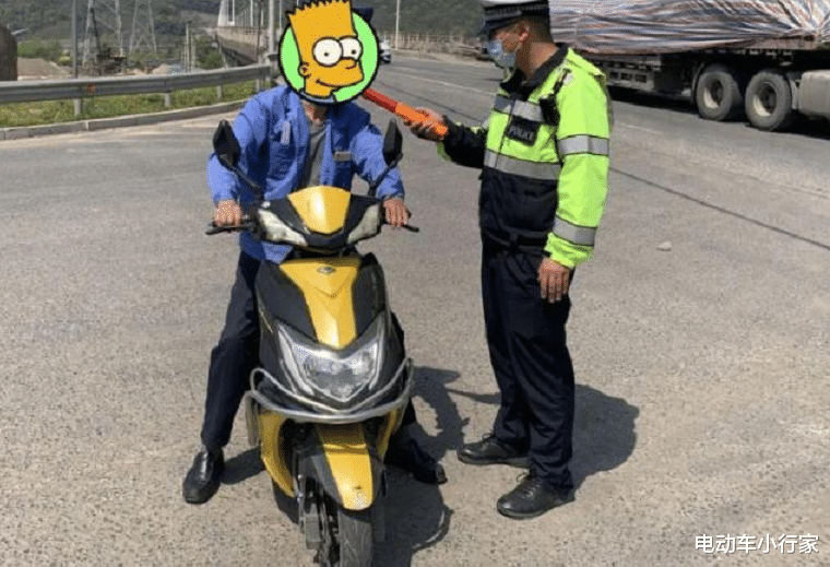 电动车小行家 电动车遇到查车,为啥有车主会选择弃车?了解原因后:他们很聪明