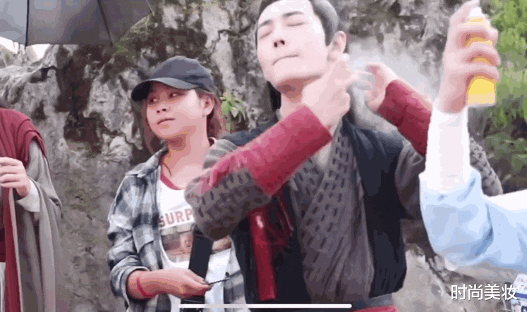 防晒|明星为防晒有多“狂”？温碧霞助理跪着打伞，赵丽颖果然农村出身