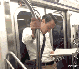 小叶娱记 “这是我新交的女朋友，兄弟们羡慕吧~”确定是女的？