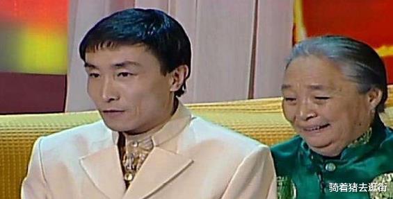 柏青|她是国家一级演员,因病去世千人送别,23岁孙子更是国人骄傲