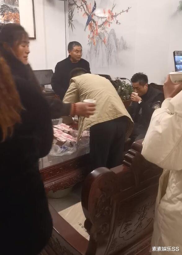 陈亚男|陈亚男的母亲向大衣哥退还彩礼，求求大家放过女儿和家人！