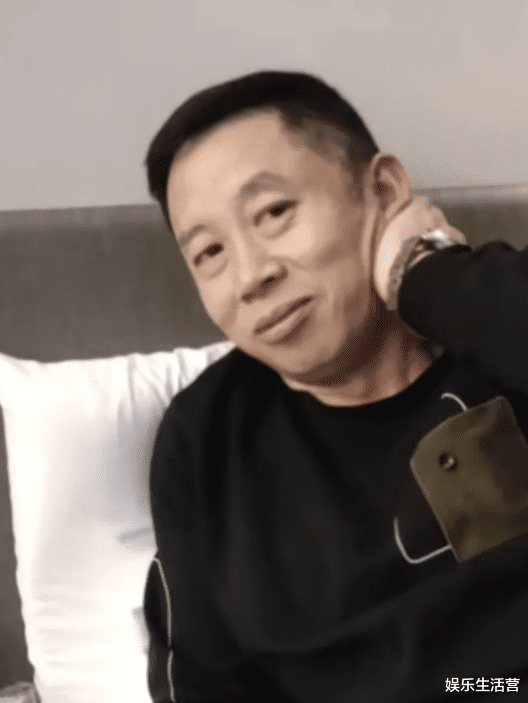 婚纱照|孙海洋结婚照曝光，中西式礼服3套婚纱照，孙妈妈旧照撞脸女明星