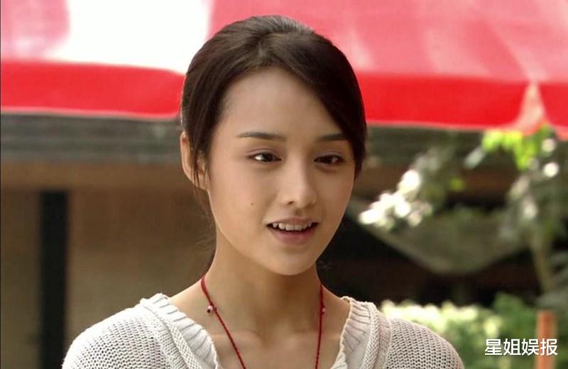 富大龙|影帝富大龙老婆，曾被称为“小刘晓庆”，退圈后在军艺读研任教！