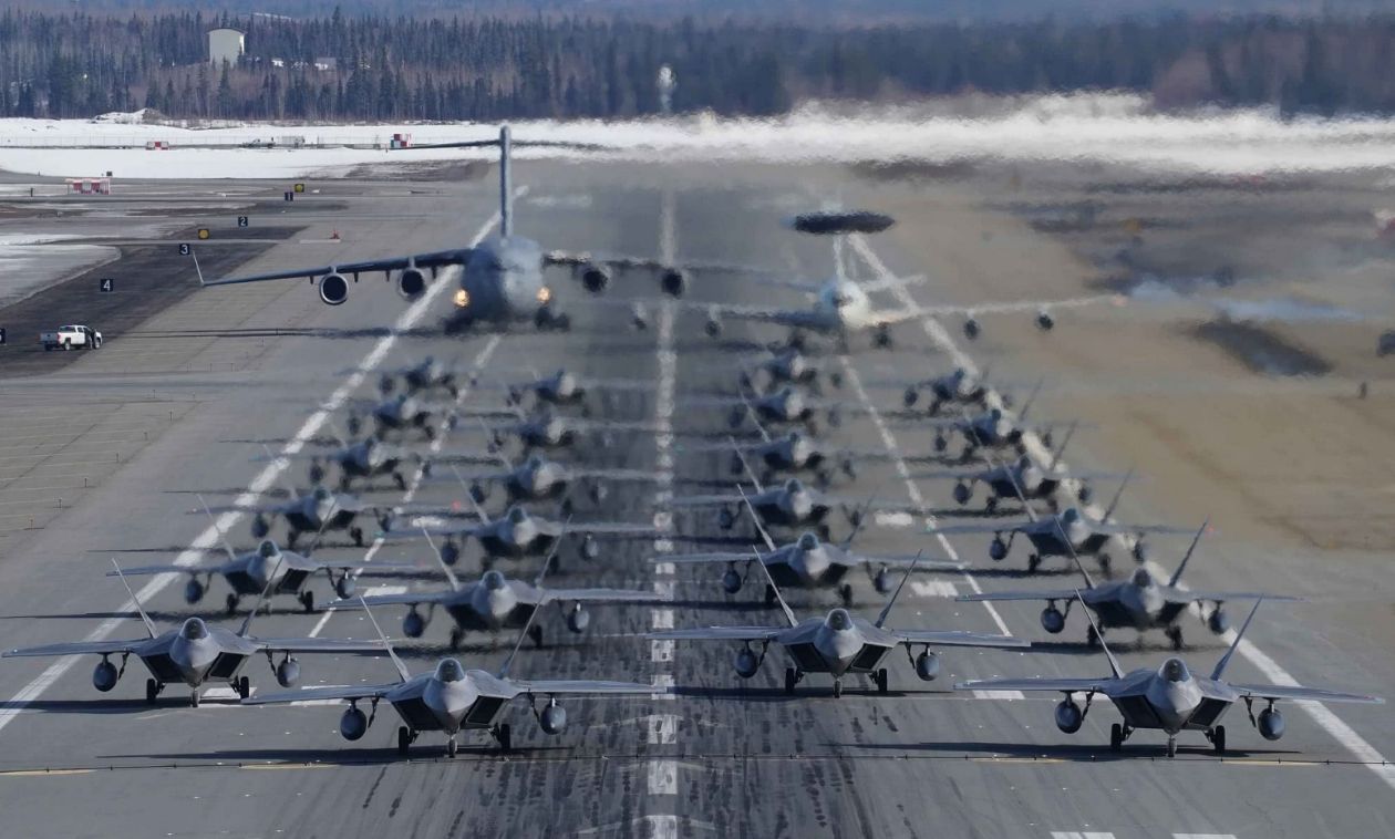 f22战斗机|美国斥资109亿美元升级F22，我们应该感到害怕吗？不，美国才应该