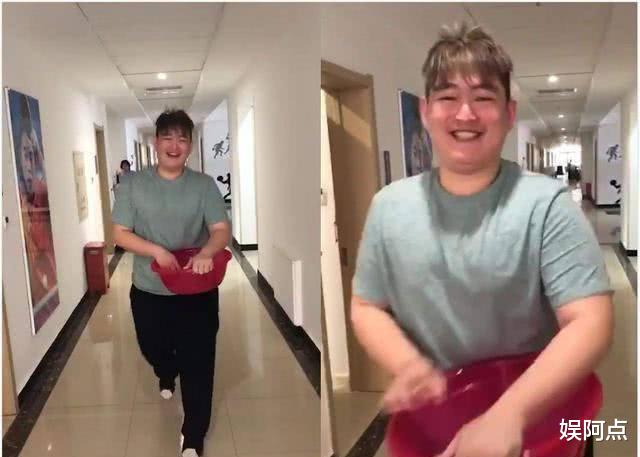 赵一楠|赵本山儿子恋爱了？女方大秀“蚂蚁腰”，赵一楠配合跳舞显默契！