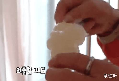 发型 故事:韩国50岁大叔拿风油精当眼药水,一天用掉一整瓶,现状如何